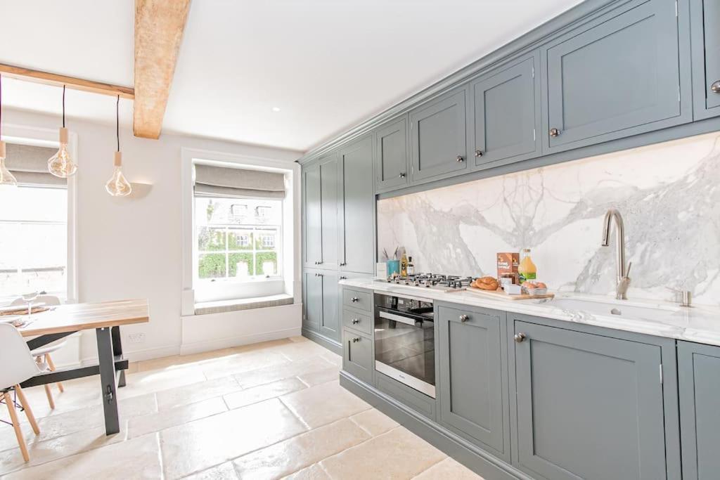 Oxfordshire Living - The Vanbrugh Apartment - ウッドストック エクステリア 写真
