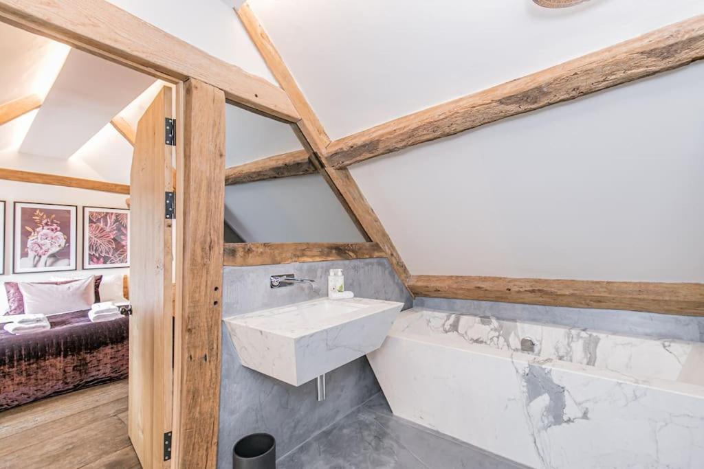 Oxfordshire Living - The Vanbrugh Apartment - ウッドストック エクステリア 写真
