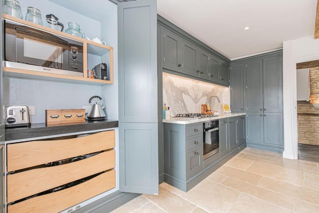 Oxfordshire Living - The Vanbrugh Apartment - ウッドストック エクステリア 写真
